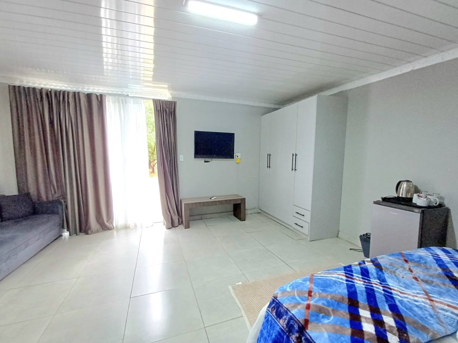 6 Bedroom Property for Sale in Bayswater Free State